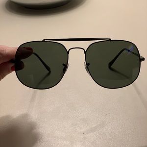 Polarized Ray-Ban, “The General,” black
